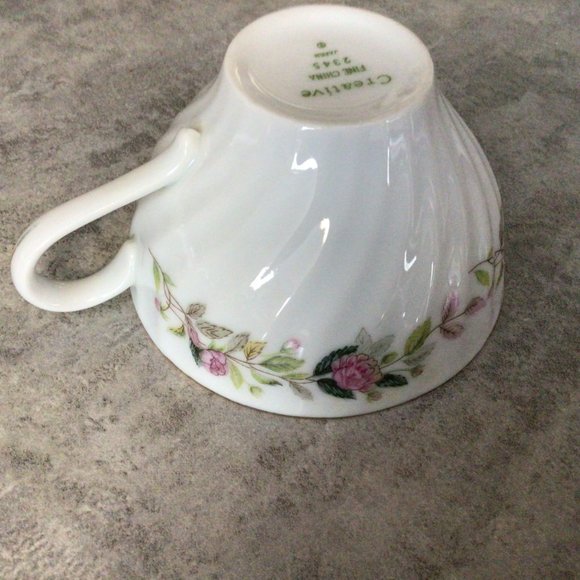 Vintage Regency Rose Design 2345 Set of Two Tea Cups - Picture 6 of 11